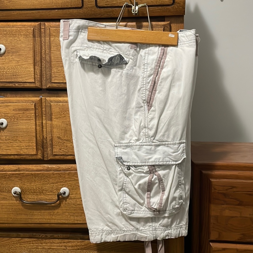 Used Men’s White 40 waist INC Shorts